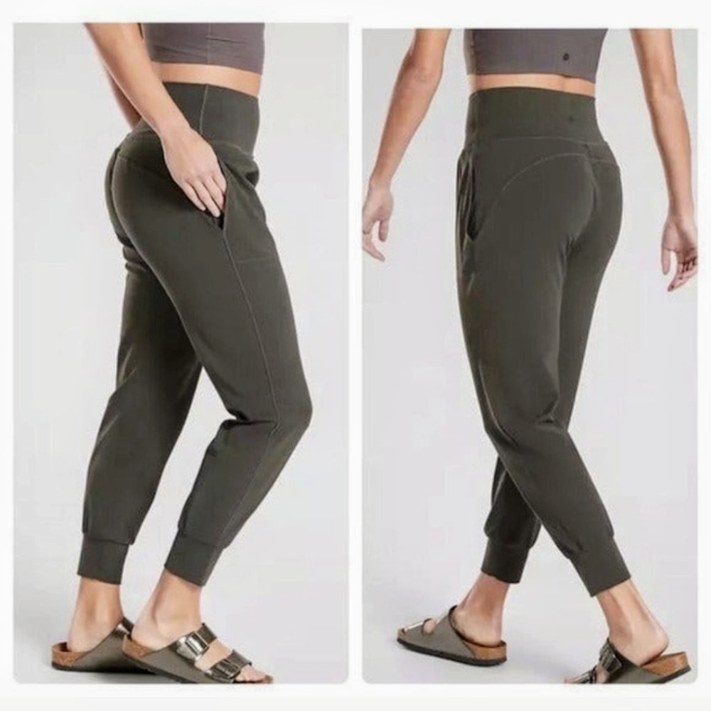 Athleta Salutation Jogger Pants | Dark Olive | Size Medium